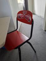 Schrijftafeltje met stoel. Vintage lagere schoolmeubilair, Ophalen, Gebruikt, Stoel(en)