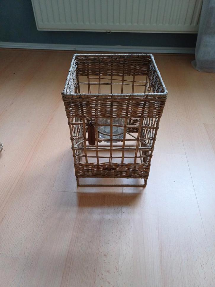 Riviera maison rustic rattan windlicht, Huis en Inrichting, Woonaccessoires | Kandelaars en Kaarsen, Zo goed als nieuw, Minder dan 25 cm