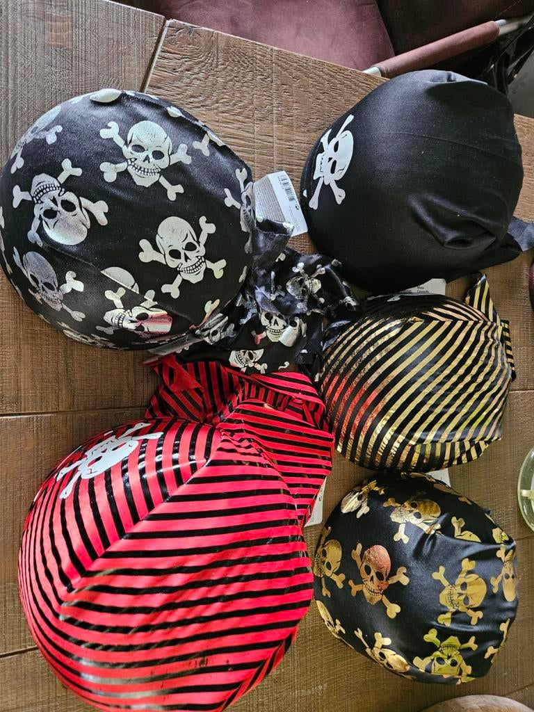 Pakket nieuwe piratencaps, Carnaval, Nieuw, Ophalen of Verzenden, Accessoires