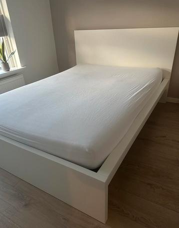 Malm IKEA bed wit 140x200 