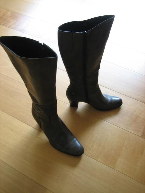 Zeer mooie grijze leren laarzen CAPRICE 39 Snazzeys, Kleding | Dames, Schoenen, Zo goed als nieuw, Hoge laarzen, Grijs, Verzenden