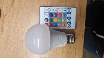 Led RGB CCT E27 lamp IR remote beschikbaar voor biedingen