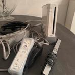 Nintendo Wii inclusief o.a. Controller, Nunchuk, Kabels, Ophalen of Verzenden, Gebruikt, Met 1 controller, Met stuurtje
