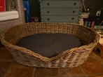 Rieten hondenmand met nieuw kussen, Ophalen, Zo goed als nieuw, Riet