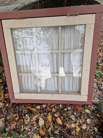 Raam tuinhuisje incl. kozijn beschikbaar voor biedingen