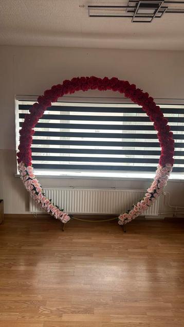 Bloemencirkel Backdrop inclusief rozen beschikbaar voor biedingen