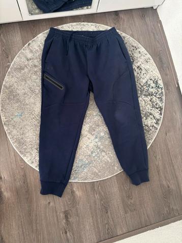 Heren ua broek beschikbaar voor biedingen