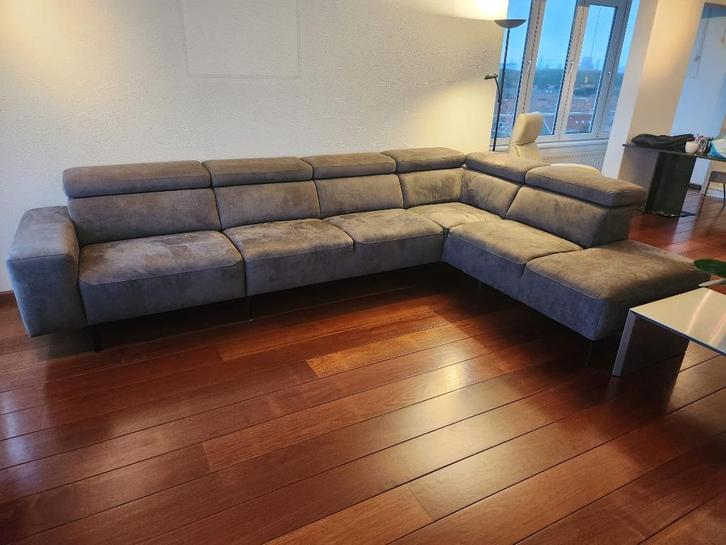 bank groot heel mooi zgan grijs 343 x 215cm, Huis en Inrichting, Banken | Bankstellen, Zo goed als nieuw, Vierpersoons of meer