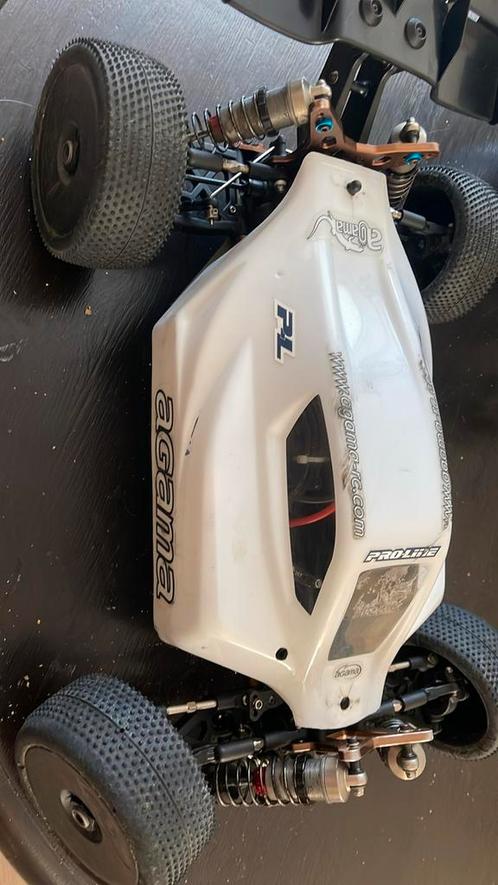 AGAMA biggy 1/8 met regelaar servo en geen zender, Hobby en Vrije tijd, Modelbouw | Radiografisch | Auto's, Zo goed als nieuw