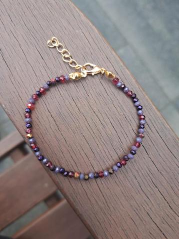 Armband  beschikbaar voor biedingen