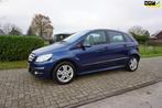 Mercedes-Benz B-klasse 180 BlueEFFICIENCY panoramadak, Auto's, Mercedes-Benz, Voorwielaandrijving, Euro 5, 15 km/l, Gebruikt