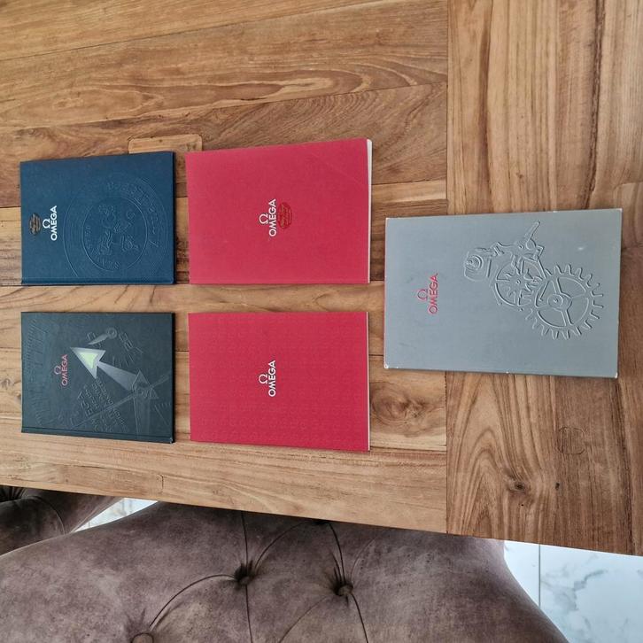 4x Omega boekje, Boeken, Catalogussen en Folders, Gelezen, Ophalen of Verzenden
