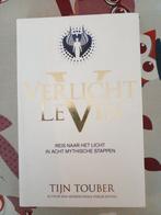 TIJN TOUBER. VERLICHT LEVEN, Ophalen of Verzenden, Zo goed als nieuw