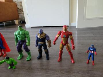 Diverse Marvel Superhelden figuren 30 cm en 15 cm beschikbaar voor biedingen