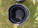 3 x 20 liter wateremmer met muurbevestiging + liksteenhoude, Ophalen of Verzenden, Zo goed als nieuw