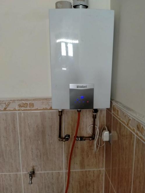Badgeiser vaillant turbo mag plus butaan propaan flessengas, Doe-het-zelf en Verbouw, Geisers en Boilers, Zo goed als nieuw, Geiser