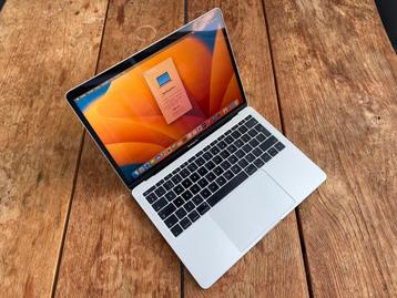 Apple MacBook Pro 13” 2017 - i5 - 8GB RAM - 128GB SSD beschikbaar voor biedingen
