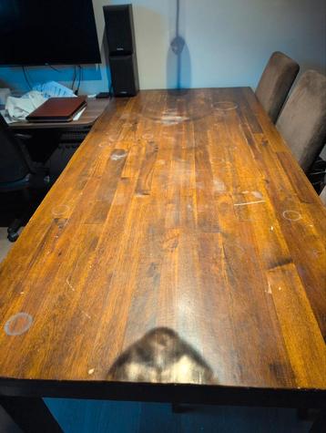 ZSM weg! Eettafel + 6 stoelen beschikbaar voor biedingen