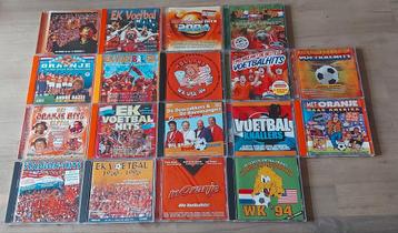 18 verschillende cd's nederland voetbal EK, WK, etc... beschikbaar voor biedingen