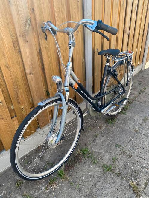 GAZELLE DAVOS GOLD LINE DAMESFIETS MET 8 VERSNELLINGEN, Fietsen en Brommers, Fietsen | Dames | Damesfietsen, Zo goed als nieuw