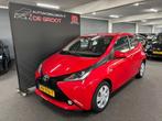 Toyota Aygo 1.0 VVT-i x-play met Achteruitrijcamera en Airco, Auto's, Voorwielaandrijving, Stof, Gebruikt, Euro 6