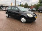 Ford Fiesta 1.3 bj 2004 167679 KM apk 11-3-26 LEES TEKST, Stof, Zwart, 4 cilinders, Blauw