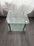 Glazen bijzettafel met wielen, Huis en Inrichting, Minder dan 45 cm, Minder dan 55 cm, Gebruikt, Vierkant