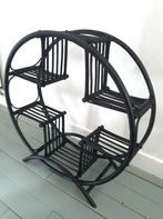 Vintage rotan / bamboe platenstandaard in japandi stijl, Tuin en Terras, Bloembakken en Plantenbakken, Ophalen, Gebruikt, Minder dan 60 cm