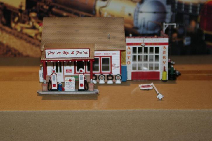 Woodland Scenics H0 BUILT-&-READY  Fill'er Up & Fix'er NIEUW, Hobby en Vrije tijd, Modeltreinen | H0, Nieuw, Brug, Tunnel of Gebouw