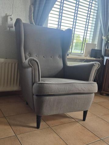 Mooie fauteuil in goede staat beschikbaar voor biedingen