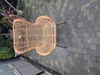 Rieten vlinderstoel met stalen onderkant, Tuin en Terras, Ophalen, Zo goed als nieuw, Rotan
