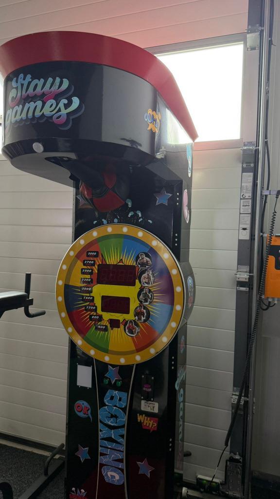 Boksbal Automaat Te Huur!, Hobby en Vrije tijd, Feestartikelen | Verhuur, Nieuw, Overige, Ophalen