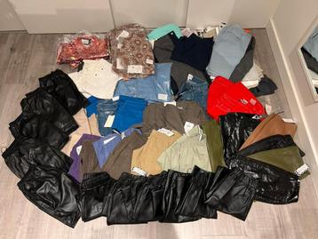 Grote Partij 88x Nieuwe Kleding - meer Dames dan Heren beschikbaar voor biedingen