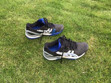 Zo goed als nieuwe Asics tennisschoenen, maat 39 beschikbaar voor biedingen