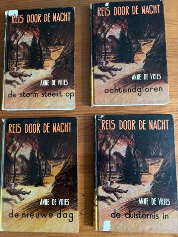 REIS DOOR DE NACHT IN 4 DELEN DOOR ANNE DE VRIES (foto’s) beschikbaar voor biedingen