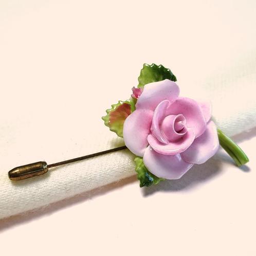 Vintage broche hoedenspeld reversspeld roze roos porselein, Sieraden, Tassen en Uiterlijk, Broches, Zo goed als nieuw, Overige materialen