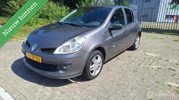 Renault Clio 1.2-16V Dynamique beschikbaar voor biedingen