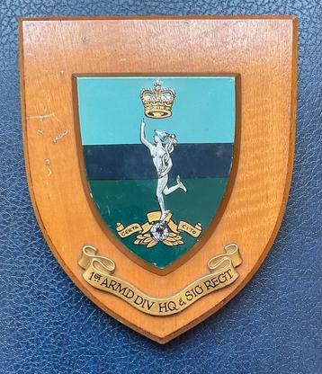 Militaria - Schild 1st ARMD DIV HQ & SIG REGT - UK beschikbaar voor biedingen
