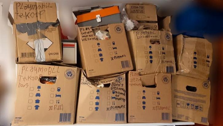 Playmobil 9 Verhuisdozen. Vol met Playmobil. Moet snel weg, Diversen, Rommelmarktspullen, Zo goed als nieuw, Ophalen of Verzenden