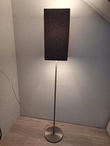 Vloerlamp met antracietgrijs lampenkap beschikbaar voor biedingen