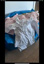 Twee grote tassen baby kleiding meisje, Ophalen, Zo goed als nieuw