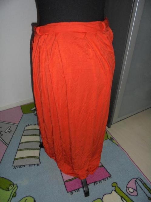 Lange oranje rok maat 38, Kleding | Dames, Rokken, Zo goed als nieuw, Maat 38/40 (M), Oranje, Onder de knie, Ophalen of Verzenden