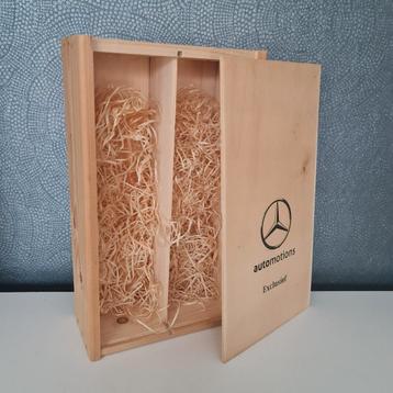 Luxe 2 - vaks wijnkist met Mercedes logo incl. houtwol beschikbaar voor biedingen