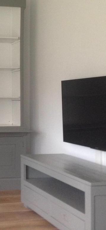 GRATIS teakhouten tv/audio kast.