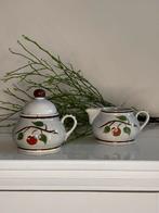 Handgemaakt melkkan, suikerpot, fruit kers handgeschilderd, Overige typen, Ophalen of Verzenden, Zo goed als nieuw, Overige stijlen