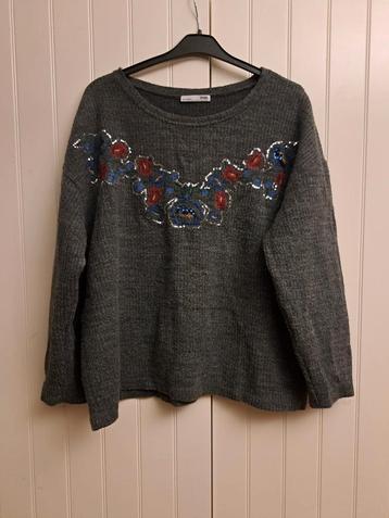 Donkergrijze trui met borduursels pailletten van Zara,mt.L beschikbaar voor biedingen