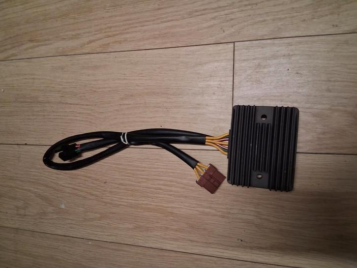 Piaggio mp3 gilera fuoco spanningsregelaar nieuw, Motoren, Tuning en Styling, Ophalen of Verzenden