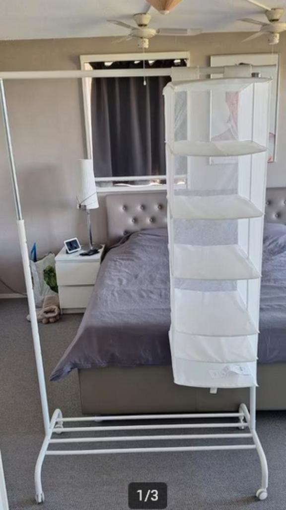 Ikea kledingrek met opberger., Huis en Inrichting, Kasten | Kledingkasten, Zo goed als nieuw, 150 tot 200 cm, 100 tot 150 cm, 25 tot 50 cm