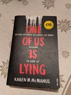 Karen McManus - One of Us Is Lying, Boeken, Ophalen of Verzenden, Zo goed als nieuw, Karen McManus