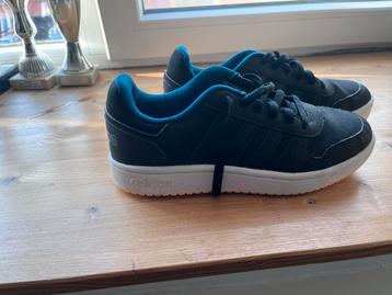 Adidas Sneakers - Maat 39,5 beschikbaar voor biedingen